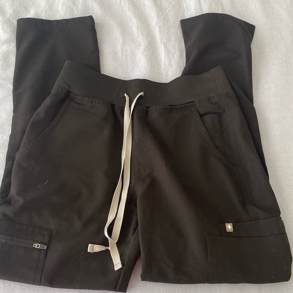 FIGS Women’s Black Scrub Pants